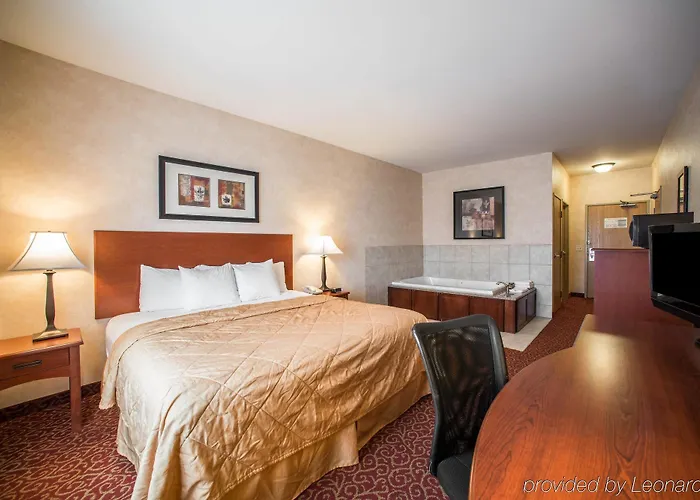 Sleep & Near Peoria Hotel 4*